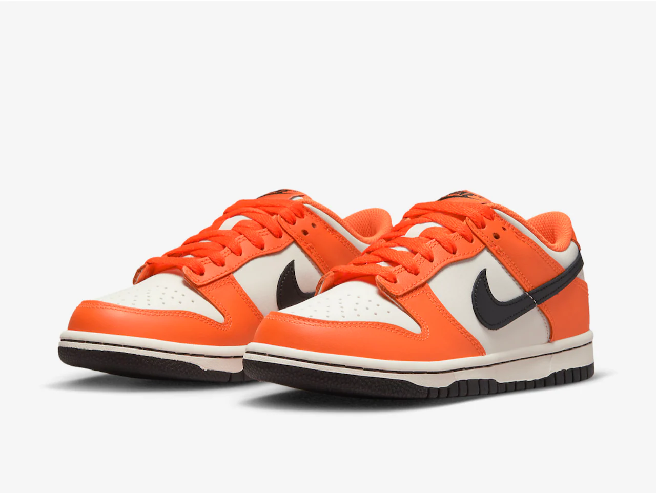 Nike Dunk Low Halloween 2022 (GS) - Image 2